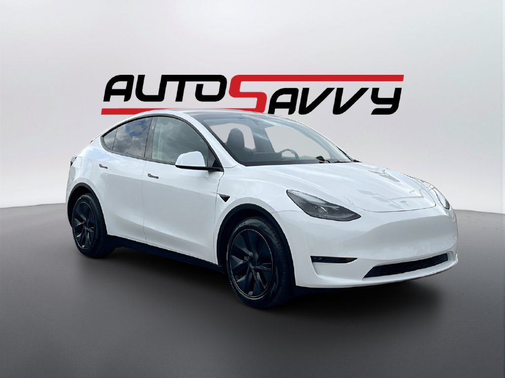 Used 2024 Tesla Model Y Long Range RWD image 1