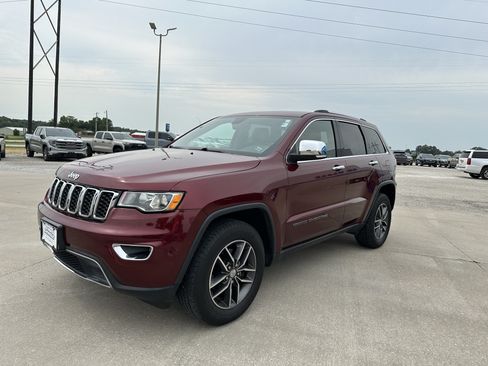 Used 2017 Jeep Grand Cherokee Limited AWD/4WD image 5
