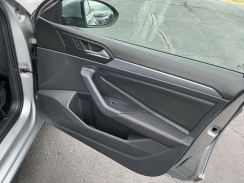 Certified 2023 Volkswagen Jetta SE w/ Panoramic Sunroof Package image 35