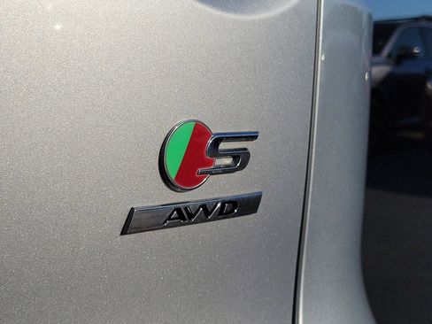 Used 2018 Jaguar F-PACE S image 7