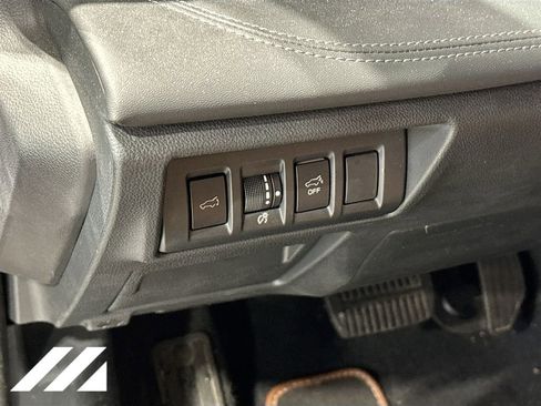 Used 2022 Subaru Outback Touring AWD/4WD image 10
