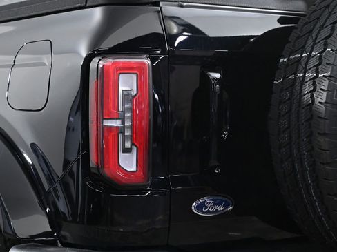 Used 2022 Ford Bronco Outer Banks image 8