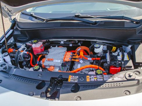 Used 2022 Chevrolet Bolt EUV LT w/ Comfort Package image 10