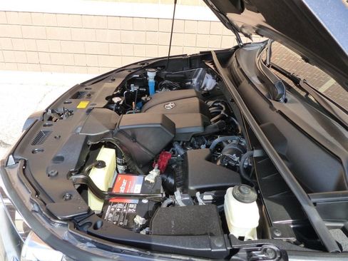 Used 2019 Toyota Highlander FWD V6 image 26