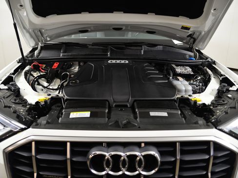 Used 2022 Audi Q7 Premium w/ Convenience Package image 17