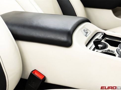 Used 2018 Rolls-Royce Dawn image 32