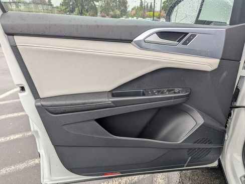 New 2026 Volkswagen Taos SE AWD/4WD image 10