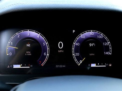 Used 2023 Jeep Grand Cherokee Limited w/ Luxury Tech Group II image 15