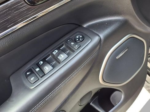 Used 2021 Jeep Grand Cherokee High Altitude AWD/4WD image 19