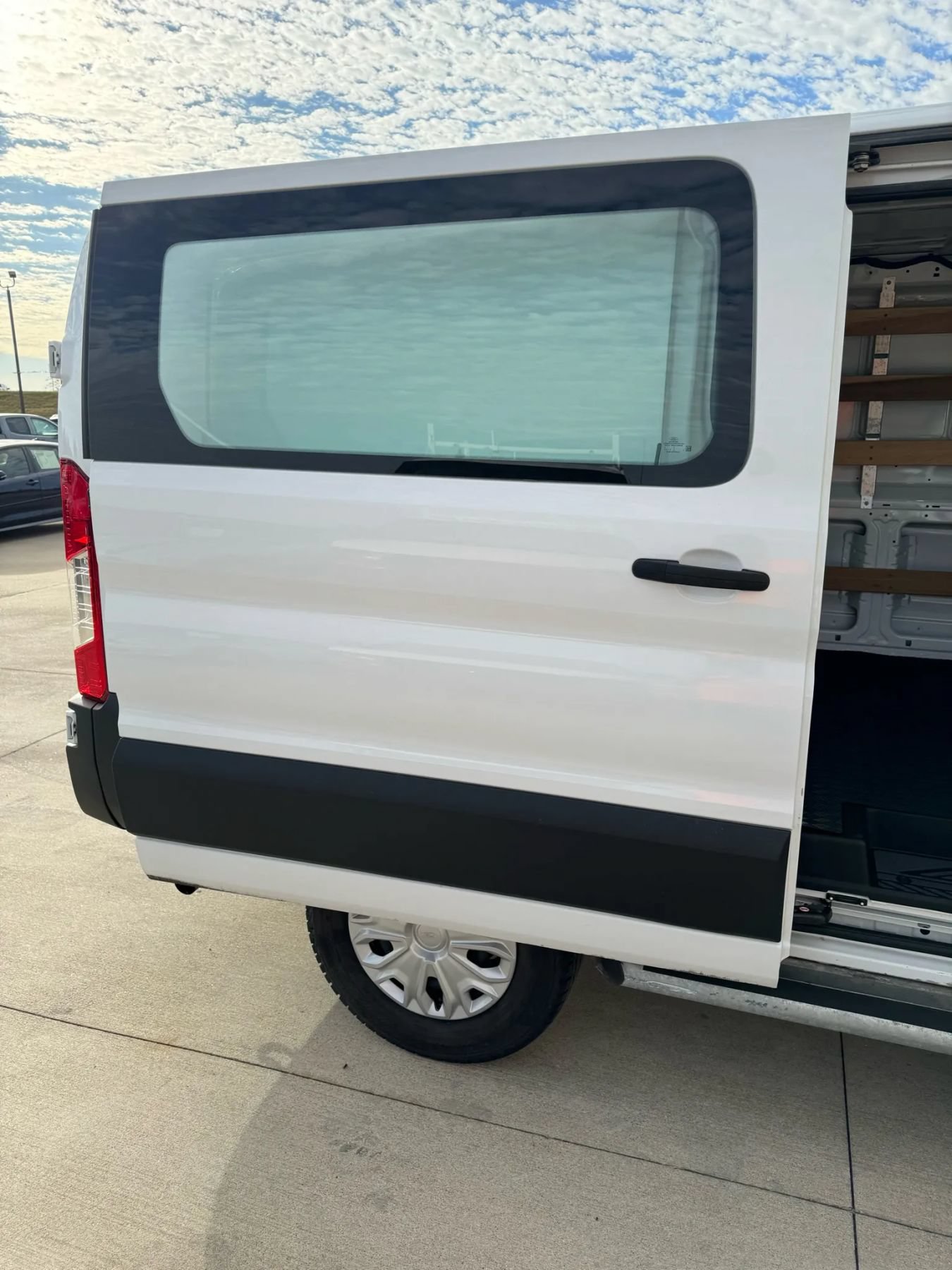 Used 2024 Ford Transit 250 Low Roof w/ Exterior Upgrade Package RWD image 11