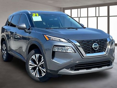 Used 2021 Nissan Rogue SV w/ Premium Package FWD image 3