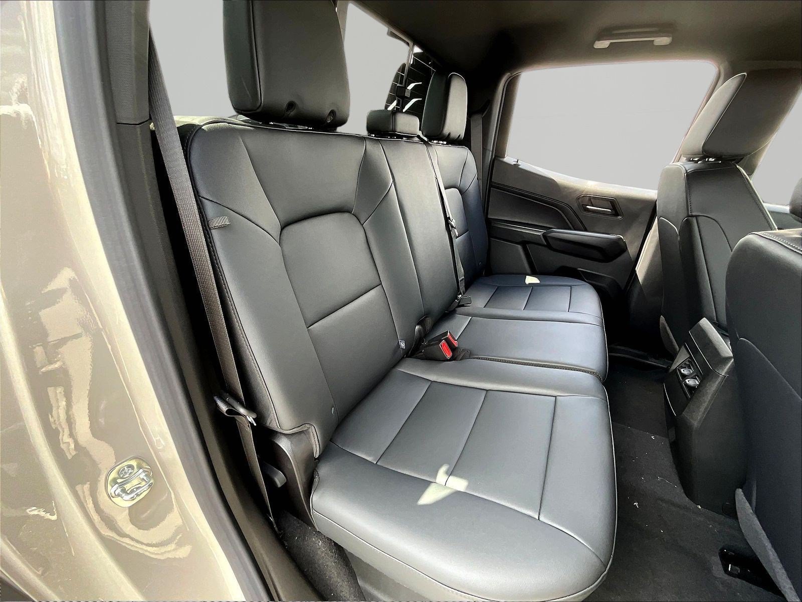 New 2026 Chevrolet Colorado Trail Boss w/ Midnight Edition AWD/4WD image 19