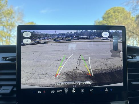 Used 2024 Ford Transit 350 XLT image 30