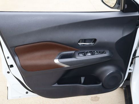 Used 2023 Nissan Kicks SR FWD image 19