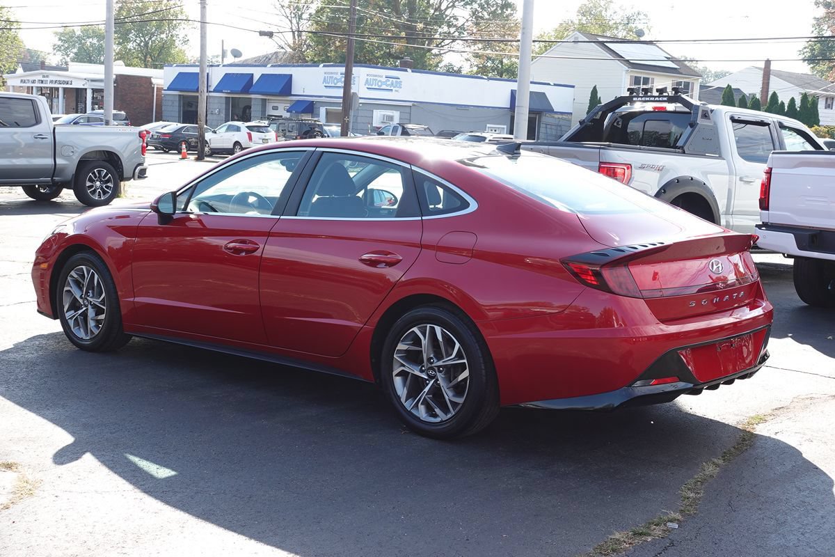 Used 2021 Hyundai Sonata SEL w/ Convenience Package FWD image 2