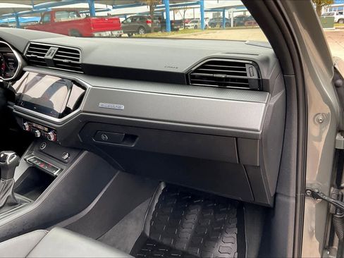 Used 2022 Audi Q3 2.0T Premium Plus w/ Premium Plus Package image 18
