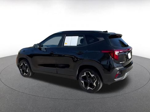 Used 2025 Kia Seltos S image 10