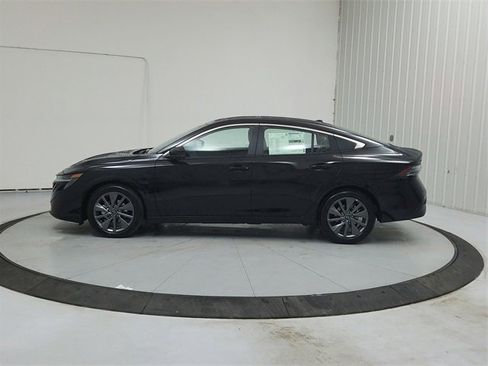 New 2026 Nissan Sentra SL w/ Floor Mat Package image 4