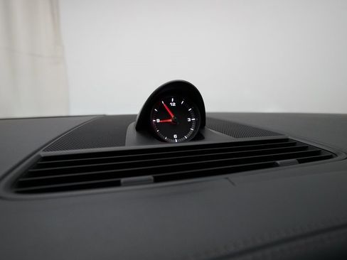 Used 2022 Porsche Panamera 4 image 24