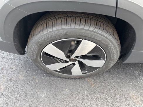 New 2025 Volkswagen Taos S image 18