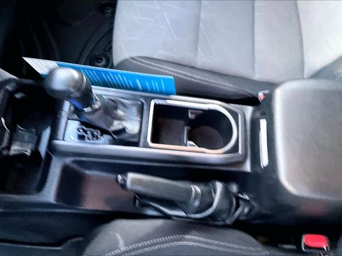 Used 2022 Toyota Tacoma TRD Off-Road w/ Technology Package image 17