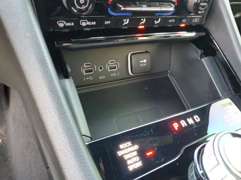 New 2025 Jeep Grand Cherokee Overland w/ Luxury Tech Group IV image 16