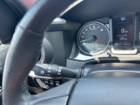 Used 2017 Toyota Tacoma TRD Sport w/ Tow Package (A/T) AWD/4WD image 46