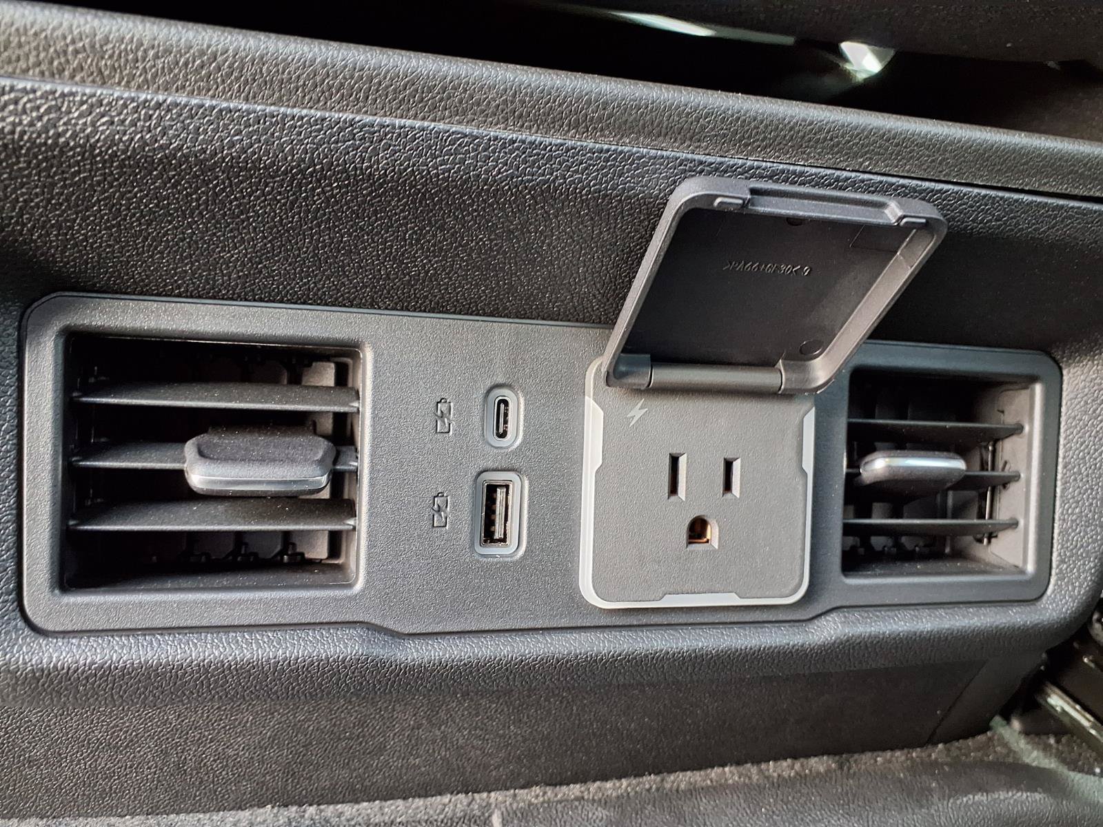 New 2026 Chevrolet Silverado 1500 RST w/ LPO, Liner Protection Package AWD/4WD image 18