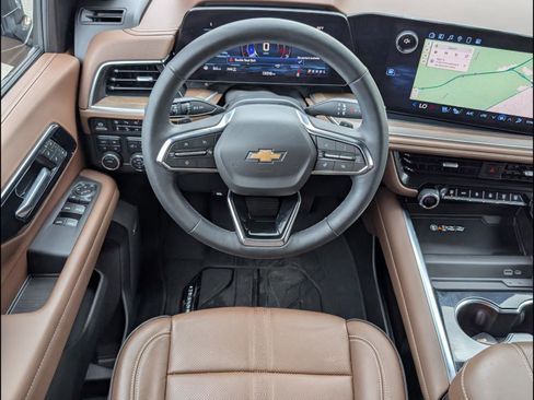 Used 2025 Chevrolet Tahoe High Country w/ Sun And Tow Package image 8