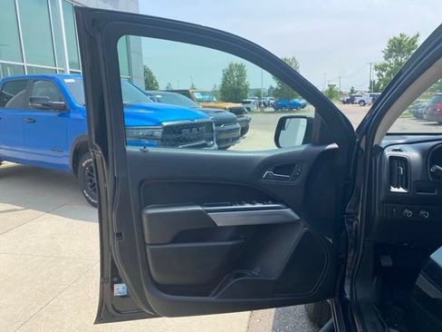 Used 2020 Chevrolet Colorado LT w/ LT Convenience Package AWD/4WD image 9