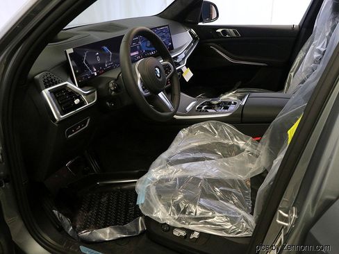 Used 2026 BMW X7 xDrive40i w/ M Sport Package image 11