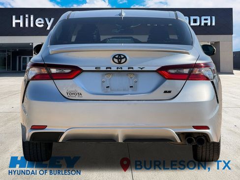 Used 2021 Toyota Camry SE FWD image 6