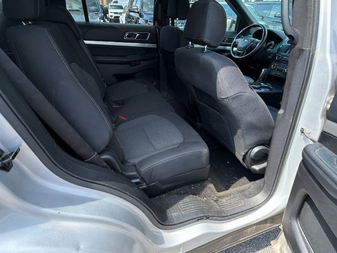 Used 2016 Ford Explorer XLT FWD image 21