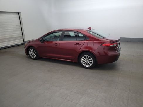 Used 2023 Toyota Corolla LE w/ LE Premium Package image 3