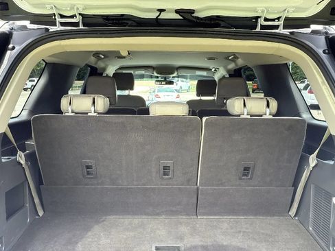 Used 2019 Ford Expedition XLT w/ Equipment Group 202A RWD image 11
