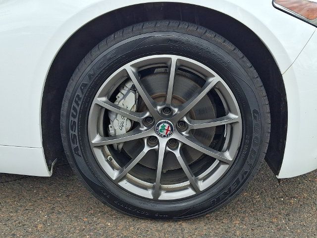 Used 2020 Alfa Romeo Giulia AWD w/ Cold Weather Package image 7