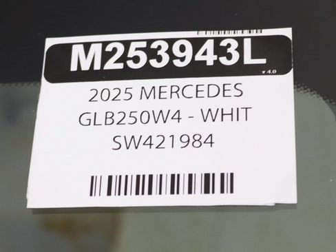 Certified 2025 Mercedes-Benz GLB 250 4MATIC image 29