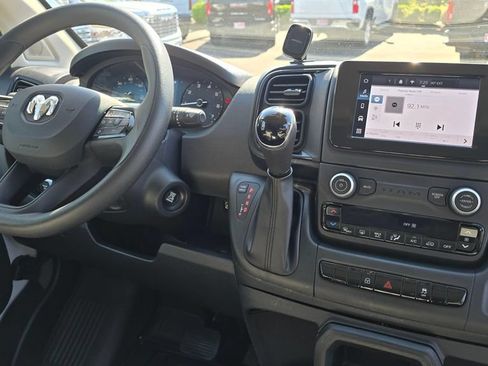 Used 2025 RAM ProMaster 2500 w/ Convenience Group FWD image 12