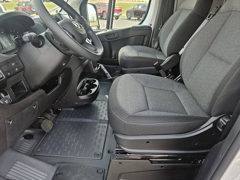 Used 2025 RAM ProMaster 1500 w/ Convenience Group image 12