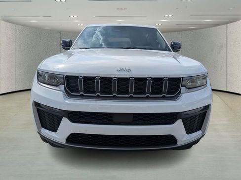 New 2026 Jeep Grand Cherokee L Limited RWD image 2