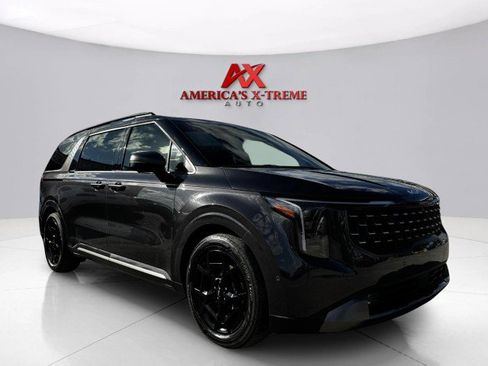 Used 2025 Kia Carnival SX w/ SX Dark Edition Package image 7