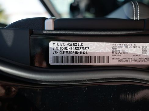 New 2025 Jeep Grand Cherokee Limited image 34