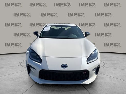 Used 2025 Toyota GR86 Base image 8