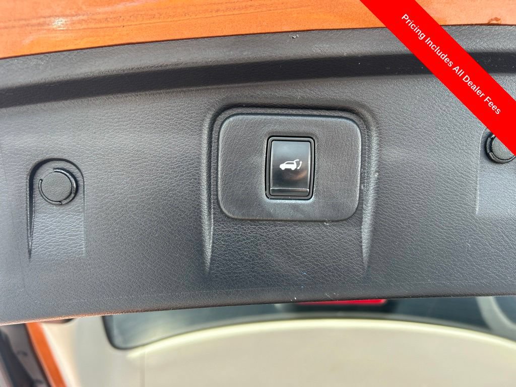 Used 2015 Nissan Murano Platinum w/ Platinum Technology Package FWD image 17