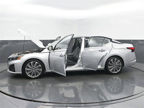 Used 2023 Nissan Altima 2.5 SL image 55