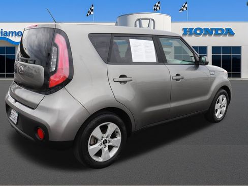 Used 2018 Kia Soul FWD image 7