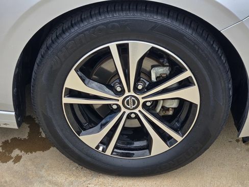 Used 2023 Nissan Sentra SV FWD image 7