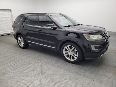 Used 2016 Ford Explorer XLT w/ Equipment Group 202A image 11