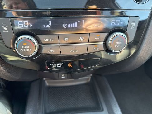 Used 2015 Nissan Rogue SL w/ SL Premium Package AWD/4WD image 25