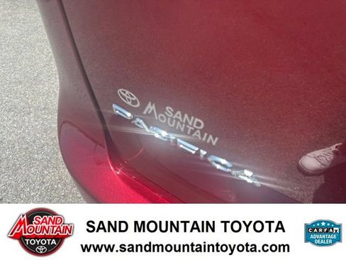 Used 2021 Chrysler Pacifica Touring-L FWD image 9